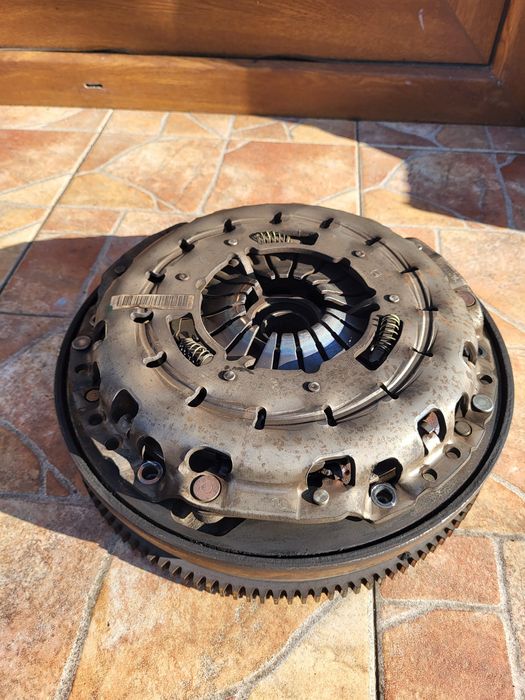 Kit ambreiaj Volantă  Bmw E90 E91 320d  Bmw  X3