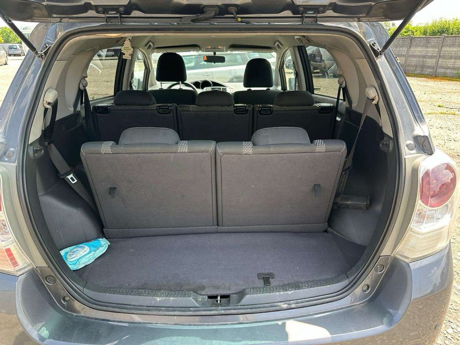 Продавам тойота Версо 2016 г на части !