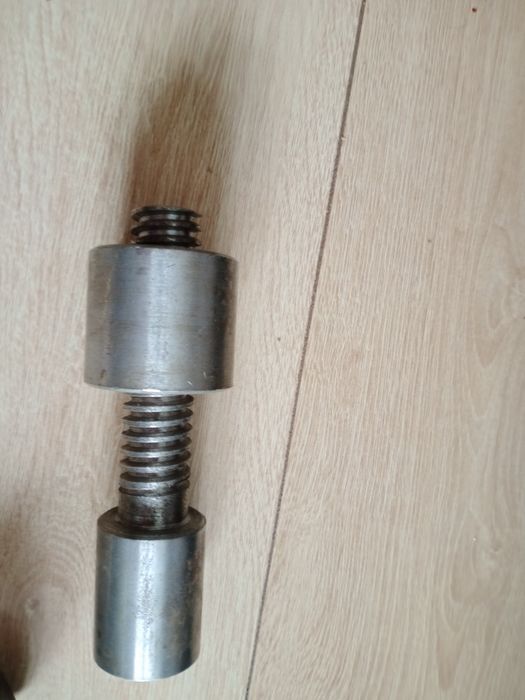 Продам большие болты для струбцин