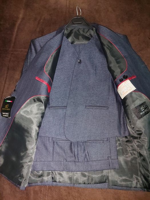 Продам мужской костюм