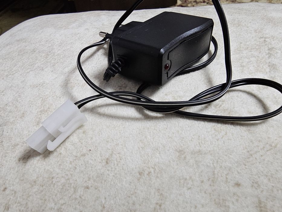 Зарядки на телефон, провода