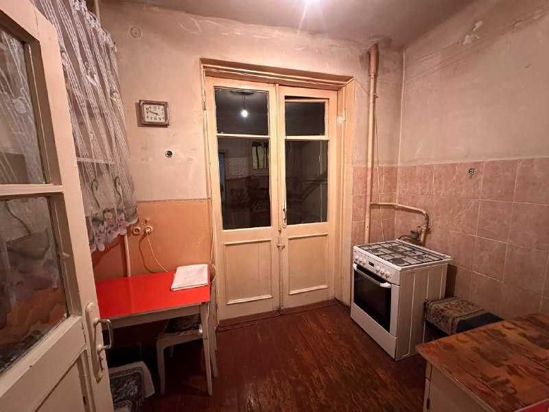 ул.Ш.Руставели №172 Школа Высокопотолочка 3\2\3 Средн. 75м2 Балкон 2х3