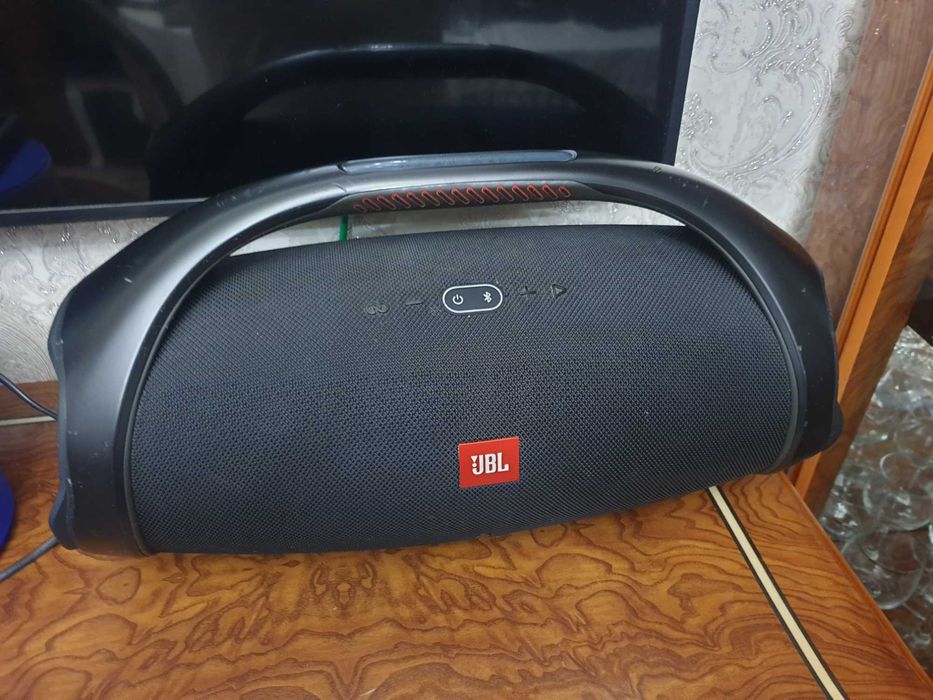 JBL бомбокс 2 в идеале.упаковка