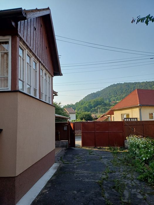 Vând casă în zonă centrală