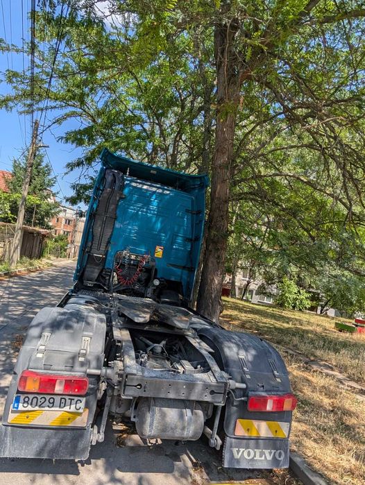 Влекач Volvo FH 12