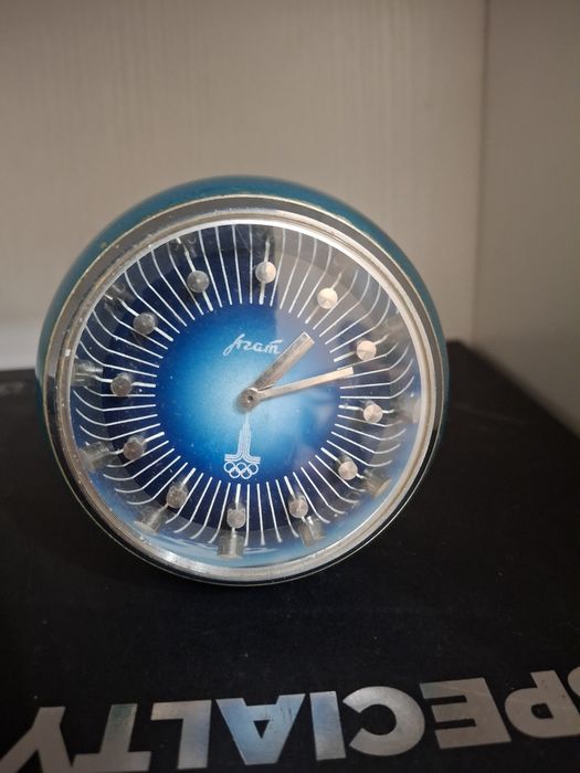 Часы настольные  "Агат " шар