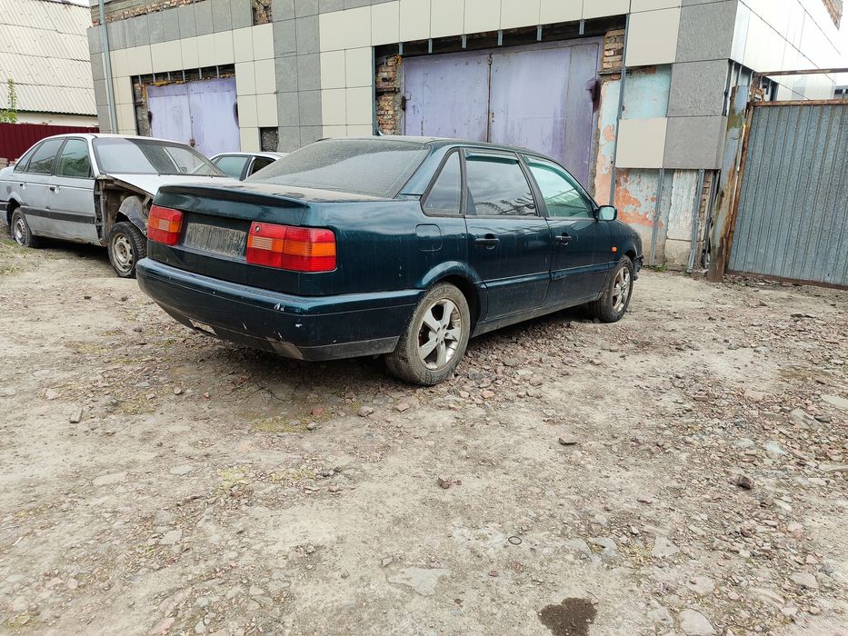 Крыло переднее на Пассат Б4