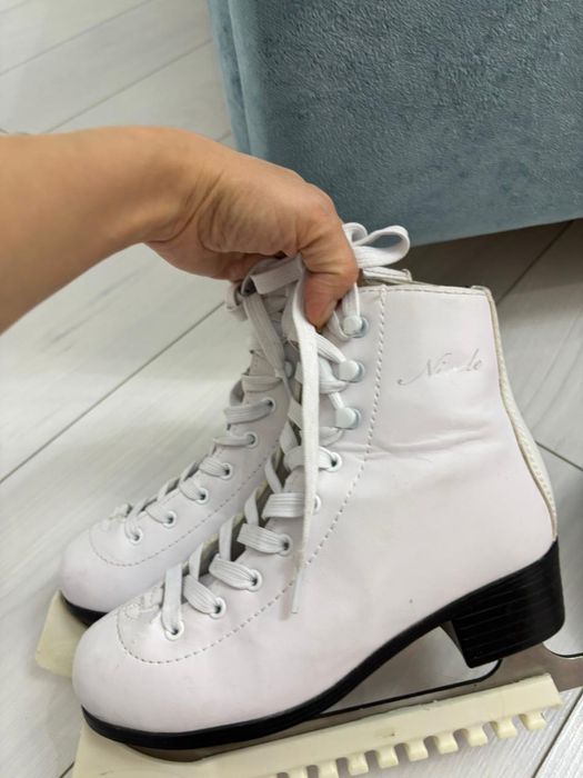 Продам коньки 35 рр