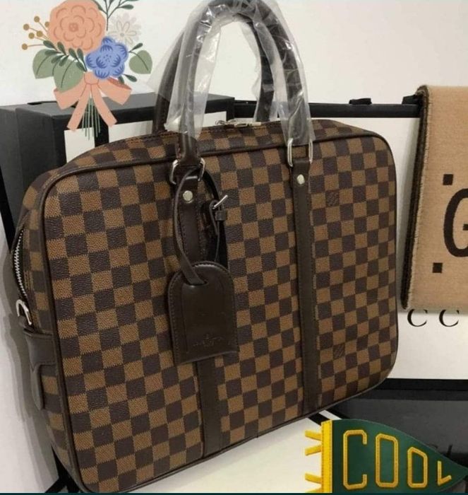 Geanta laptop unisex Louis Vuitton, curea detasabila umăr, saculet, et