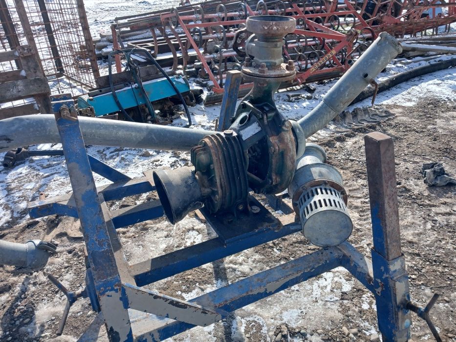 Vând pompă de irigat completă