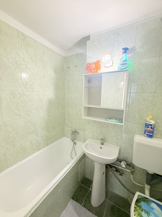 Apartament de inchiriat cu loc de parcare!