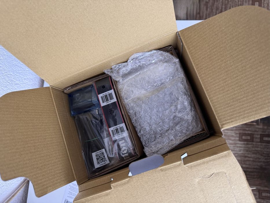 Фотоапарат Canon EOS 2000D