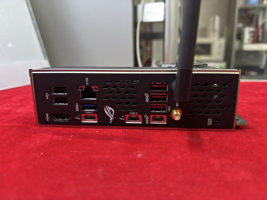 Материнская плата Asus rog strix z790-i