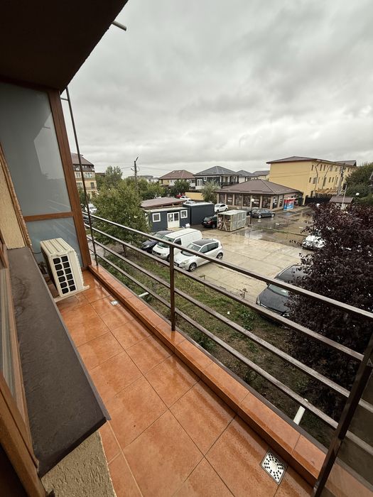 Garsoniera decomandata 36m2. 2 balcoane, centrala proprie.