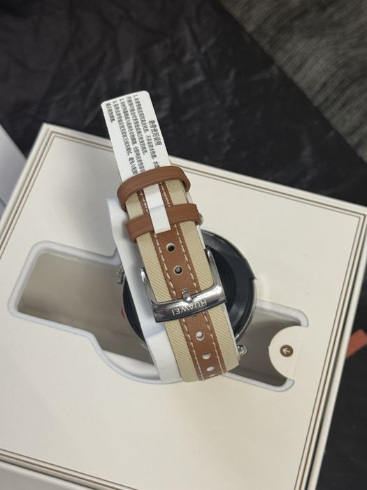 ЧИСТО НОВ 41mm Huawei watch Vivacom Гаранция  GT 6 | GT6 BT 2028