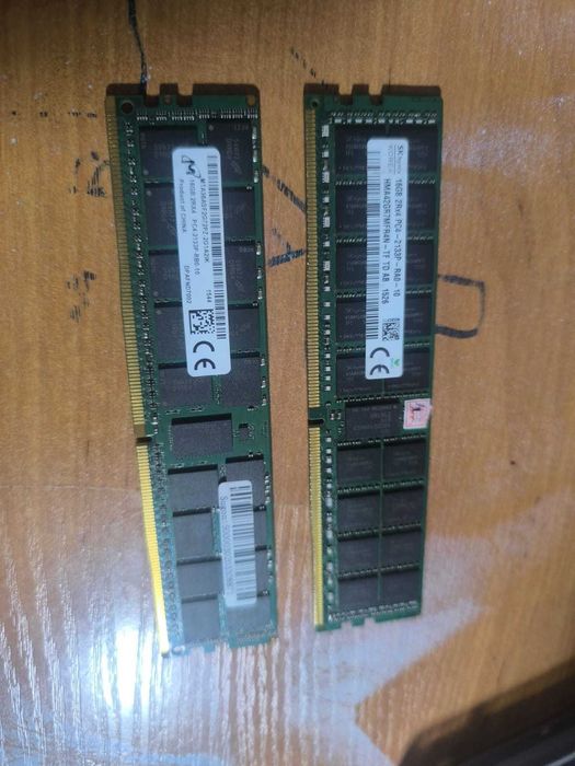Серверная  ОЗУ DDR4-2133 по 16 ГБ SK Hynix и Micron. 20 Штук