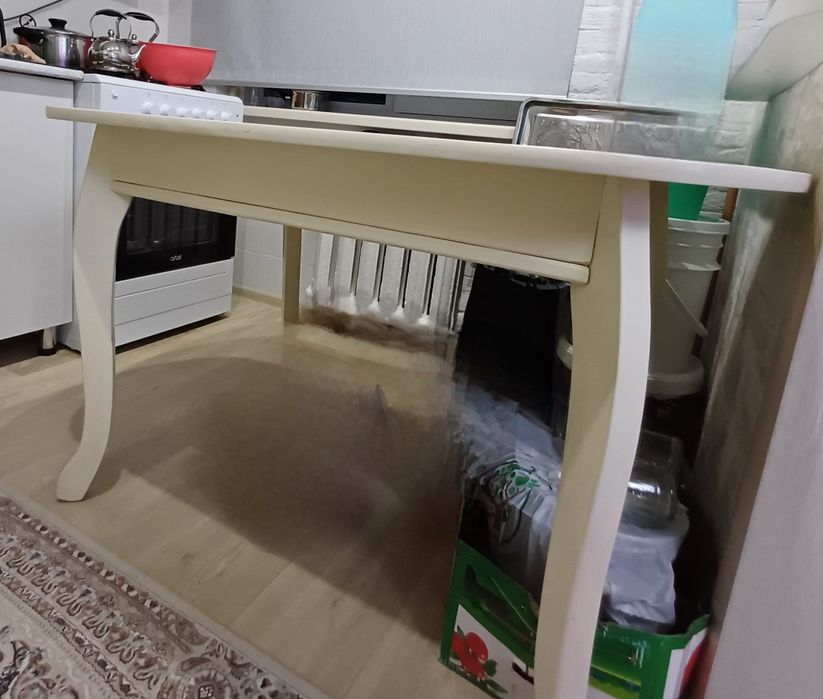 Продаётся 2 стола