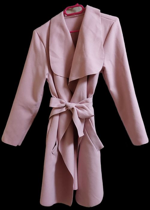 Елегантно дамско палто в комплект с ръкавици