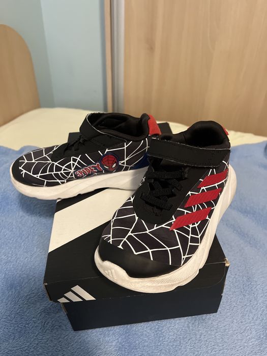 Маратонки ADIDAS MARVEL SPIDERMAN 27 номер за момче