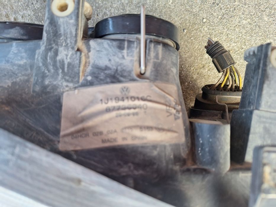 Оригинални фарове с лупи за голф.Имам и без лупи  с ангелски очи...