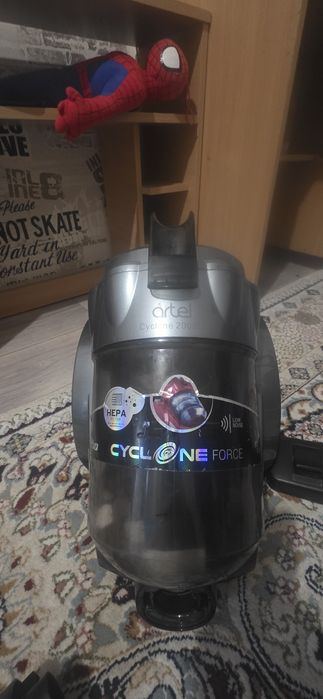 Продам Пылесос  торг.