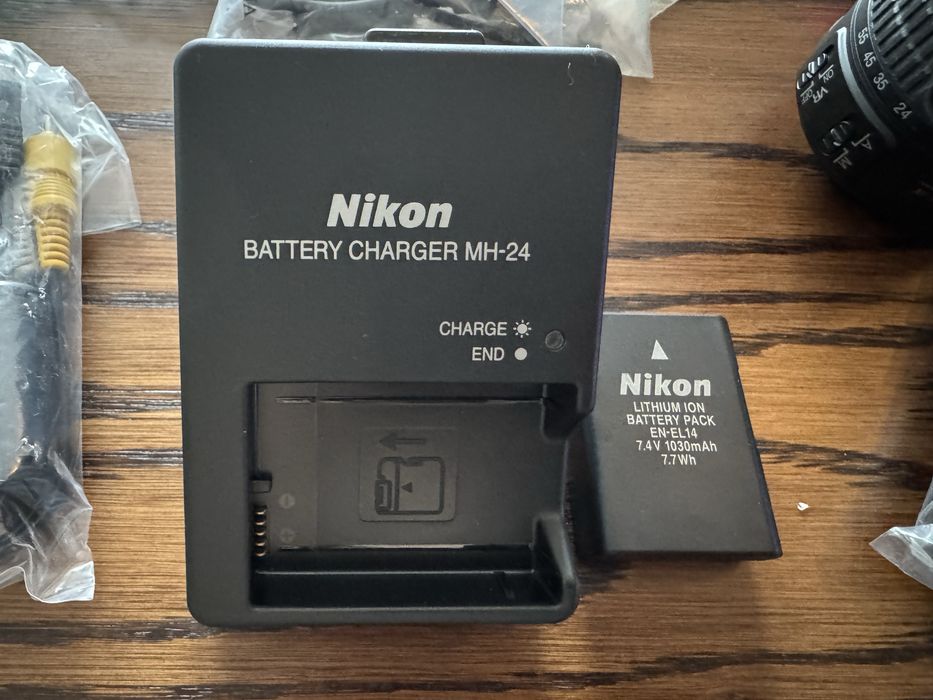 Nikon D3200 - само разопакован