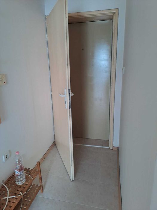 Дава се под наем Тристаен апартамент в Варна, Колхозен пазар - 72 кв.м за 510 € - Снимка #14