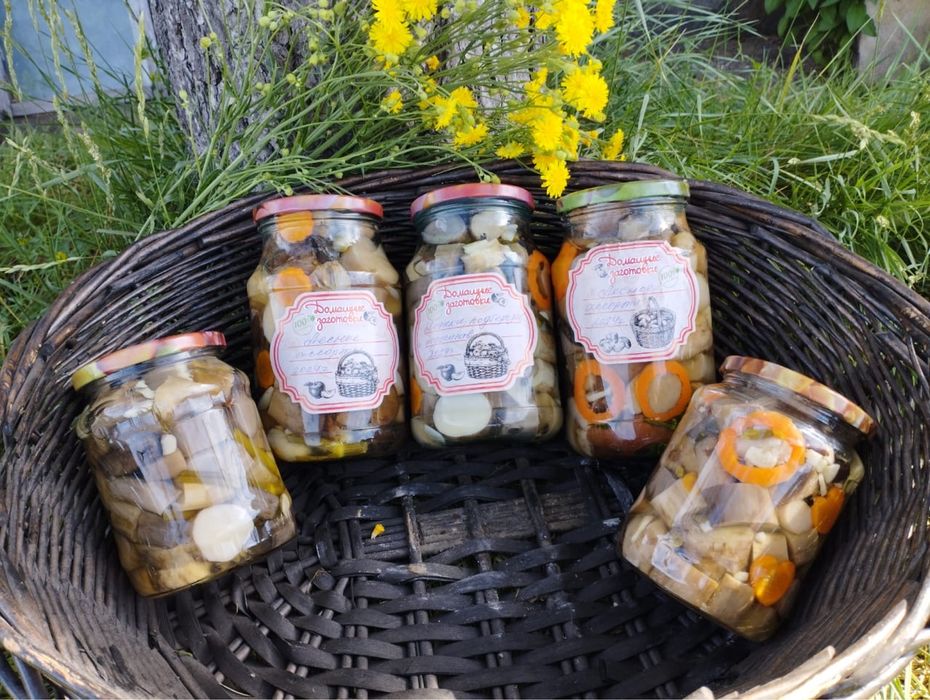 Маринованные грибы лесные