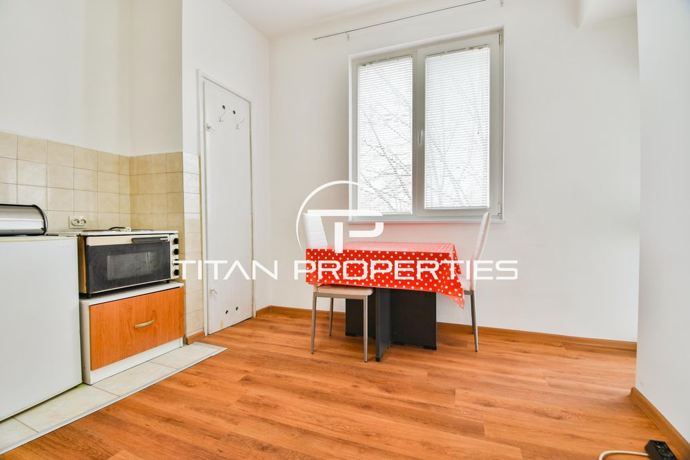 Дава се под наем Двустаен апартамент в София, Център - 56 кв.м за 509.49 € - Снимка #3