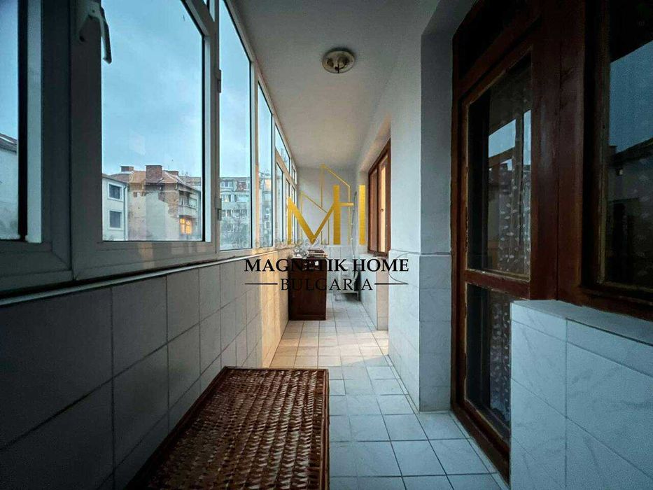 Чудесен ЧЕТИРИСТАЕН апартамент до 3та Поликлиника и супер центъра