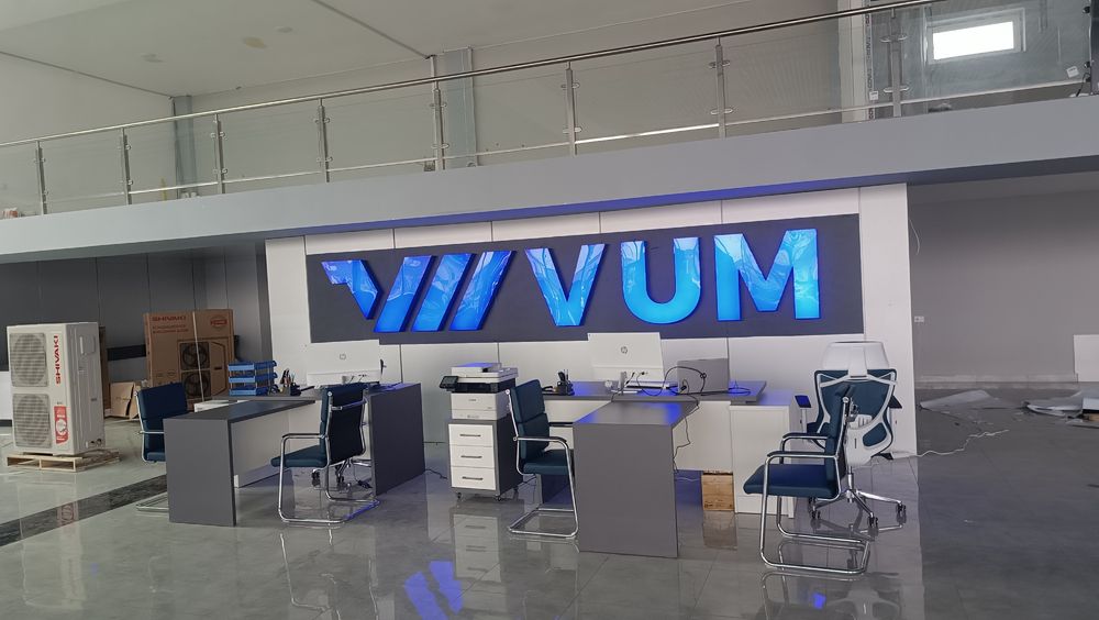 Reklama xizmati bõrtma harflar baner araqal tashqi va ichki reklama