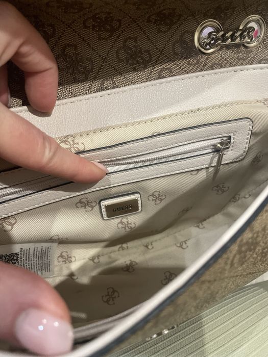 Чанта Guess