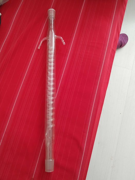 Хладник, лаболаторна стъклария