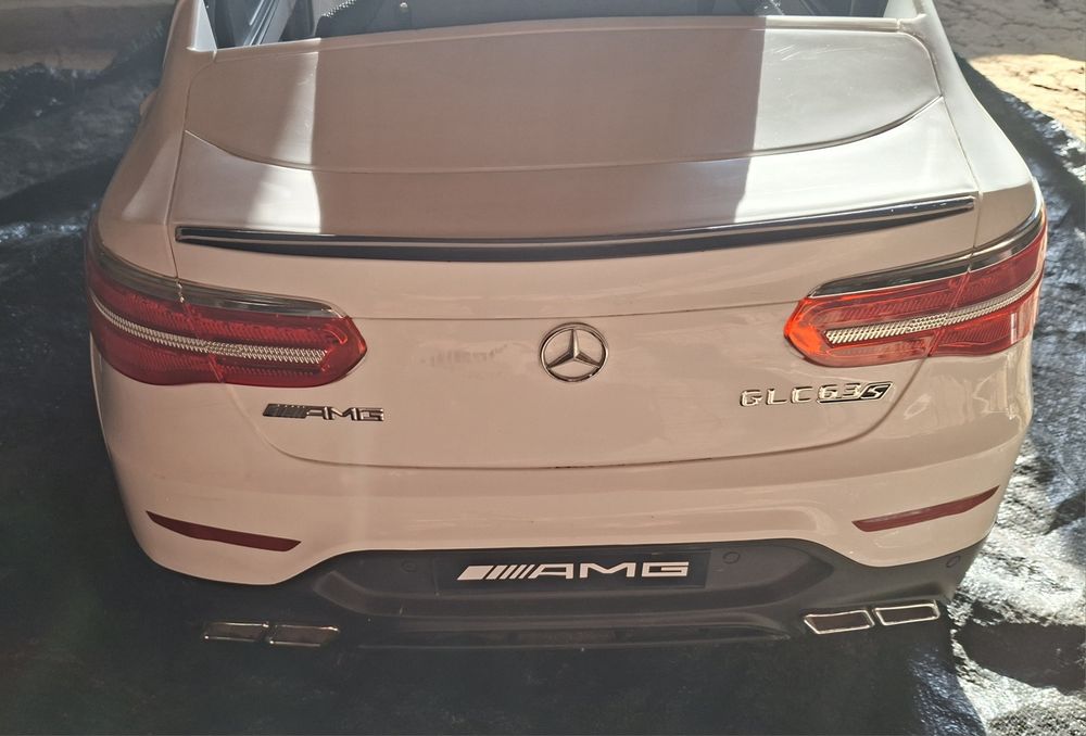 Акумулаторна кола MERCEDES AMG