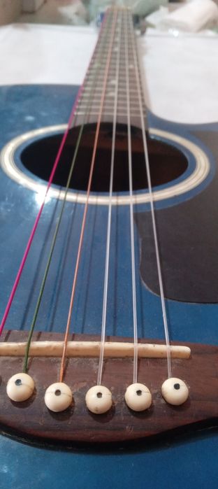 Gitara  sotiladi  bolish narxi