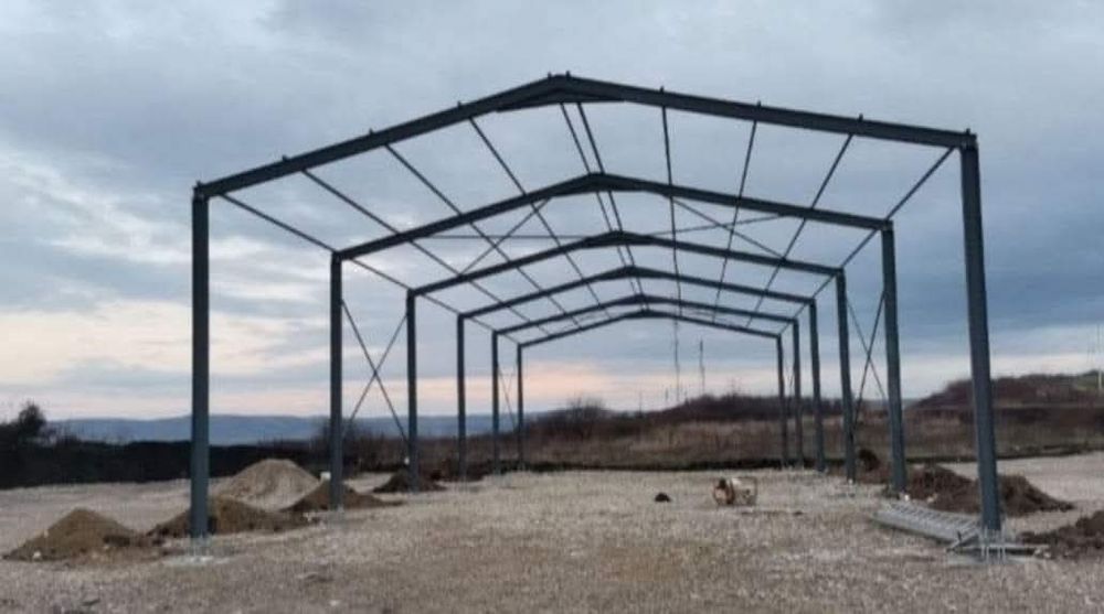 Vand structuri hale metalice la cerinta clientului