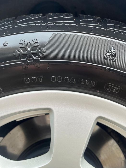 Vand 4 jante aliaj originale bmw cu cauciucuri de iarna