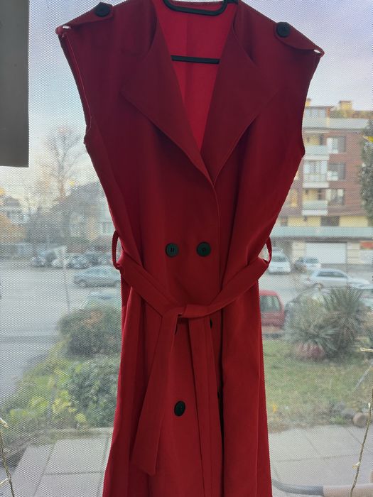 Къса рокля тип сако с двуредно закопчаване