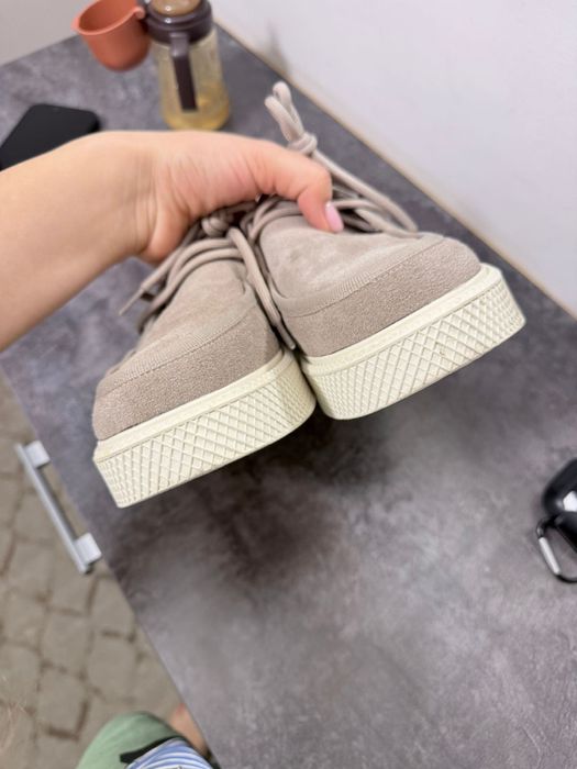 Продам лоферы размер 38 одевали один раз.