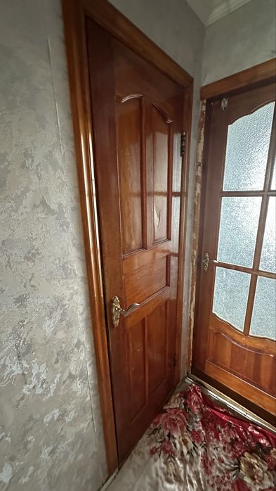 Продам дверь 6 дверь договорная цена