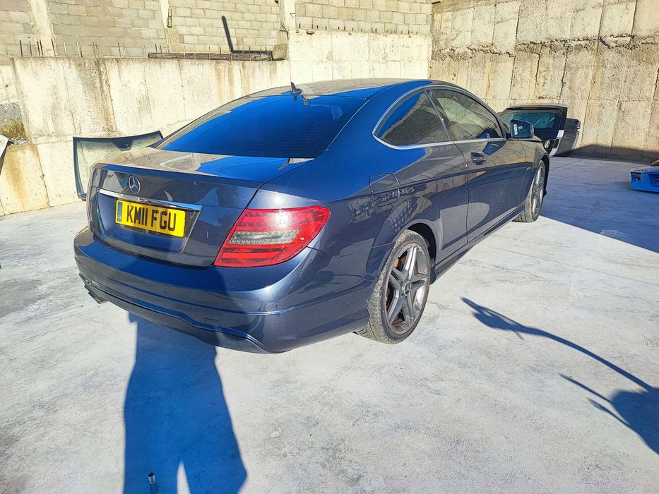 Мерцедес C 220 CDI 170 коня W204 спорт купе На Части