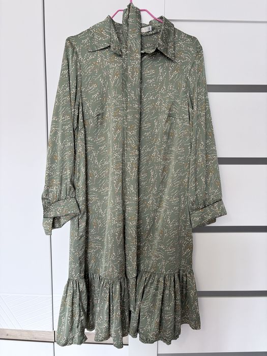 Платья, 42-44, по 2000 тенге