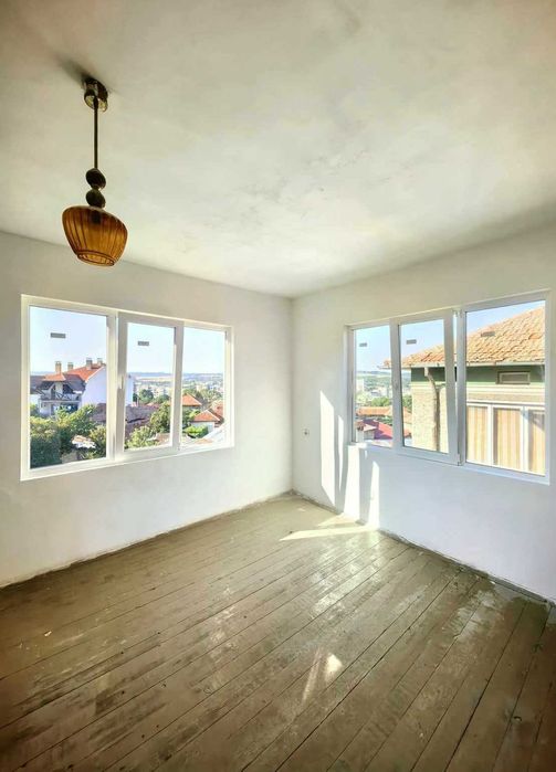 Продава се Къща в Разград, Център - 192 кв.м за 651 €/кв.м - Снимка #11