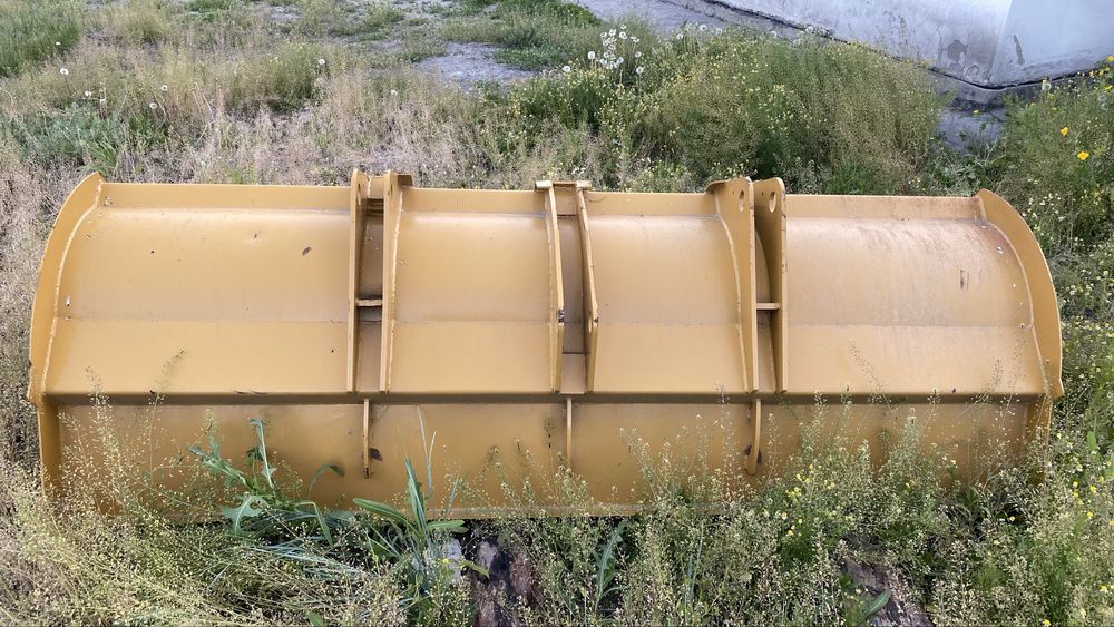 Ковшук для погрузшика 1.5 кубовь или больше не в курсе