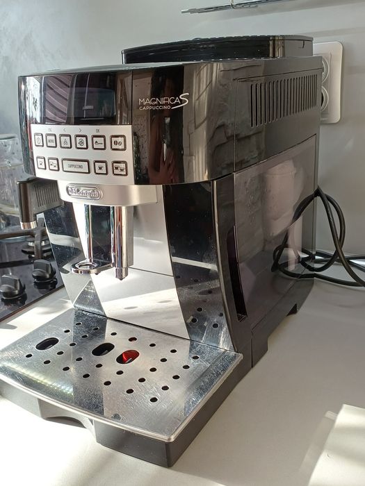 Автоматична кафе машина De’Longhi