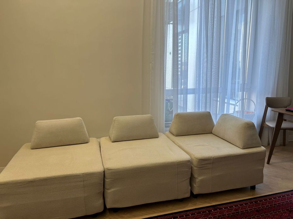 Диван бежевый букле 2,90:90