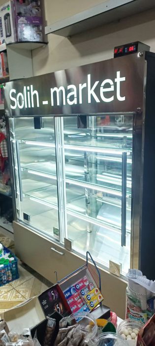 Ветрина холодильник