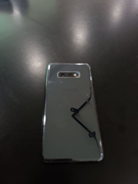 Samsung S10E galishamiz