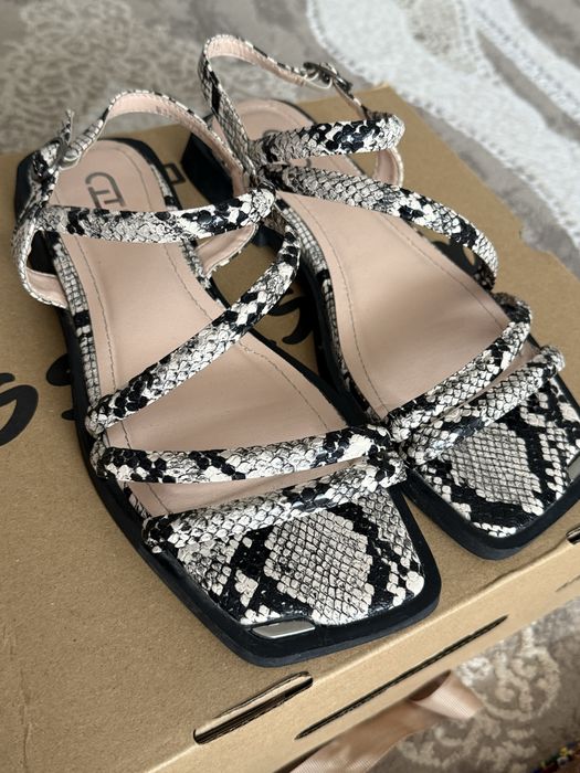 Кроссовки Fila 37 размер