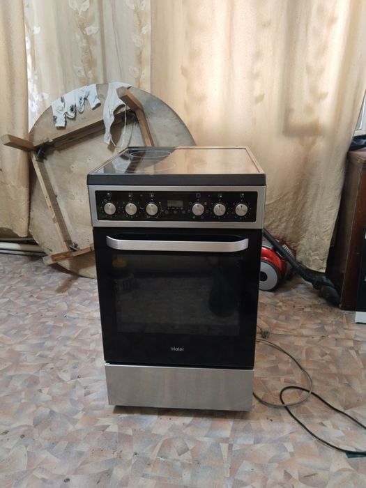 Продам стеклокерамическую плиту Haier